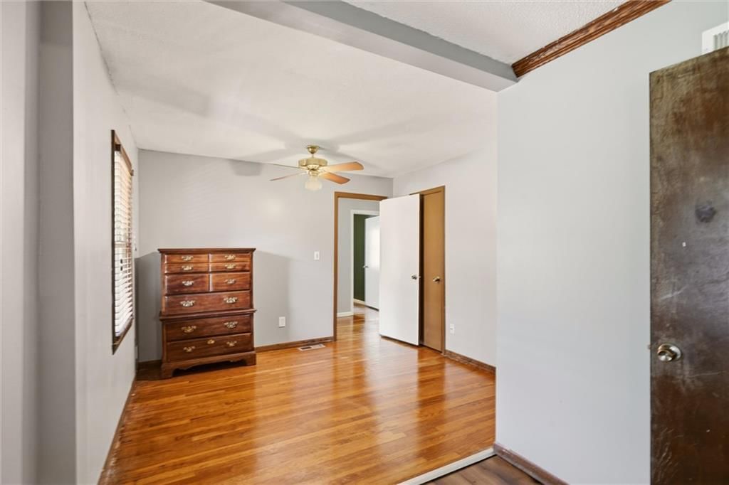 610 W 86th Terrace — photo 23