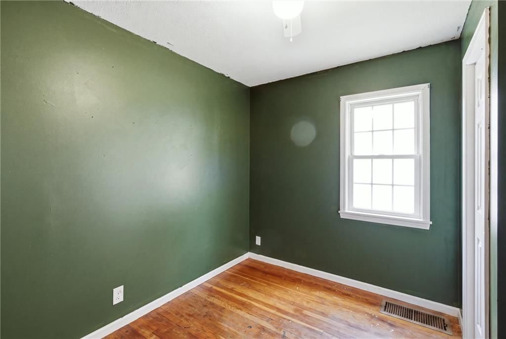 610 W 86th Terrace — photo 25