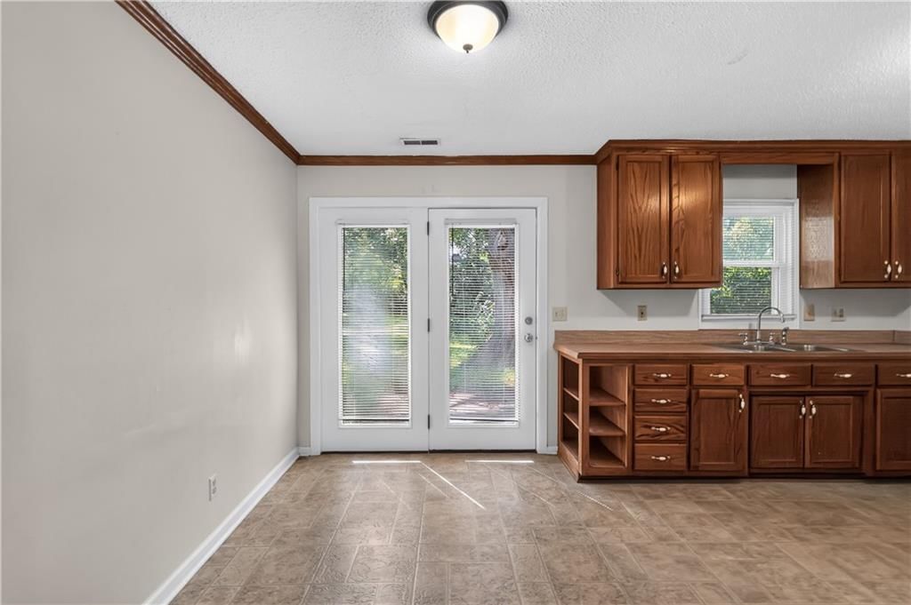 10324 Oakland Avenue — photo 10