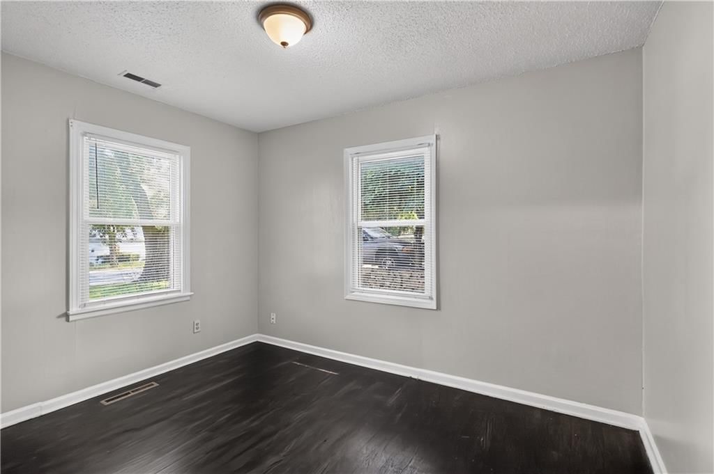 10324 Oakland Avenue — photo 12