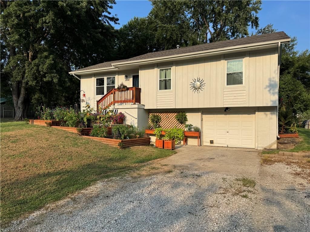 1202 S Hormeyer Street, Clinton, MO