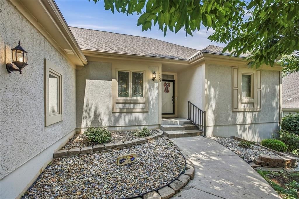 7924 W 118th Terrace — photo 4