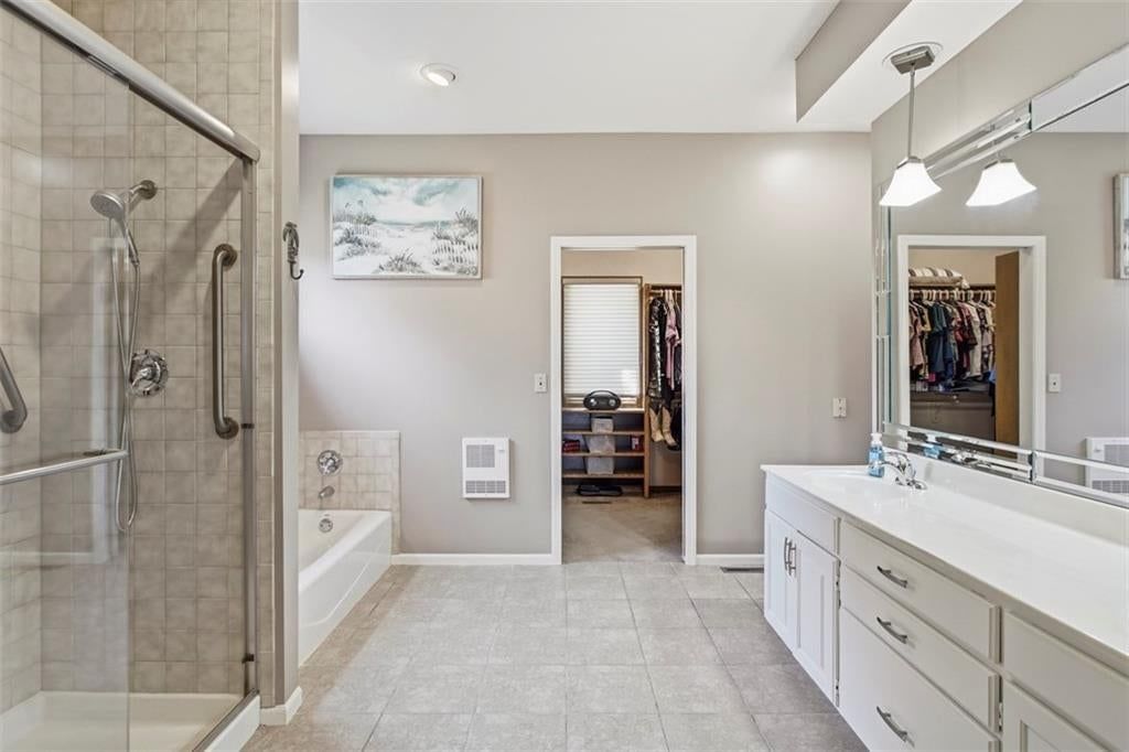 7924 W 118th Terrace — photo 23