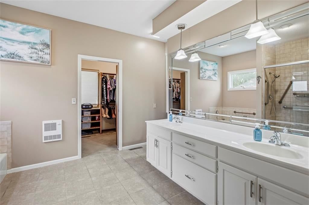 7924 W 118th Terrace — photo 24