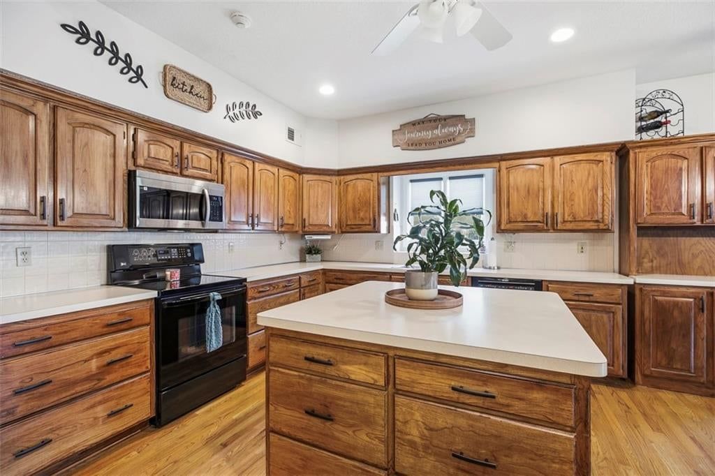 7924 W 118th Terrace — photo 37