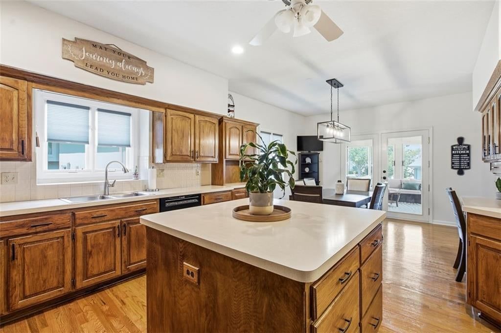 7924 W 118th Terrace — photo 38