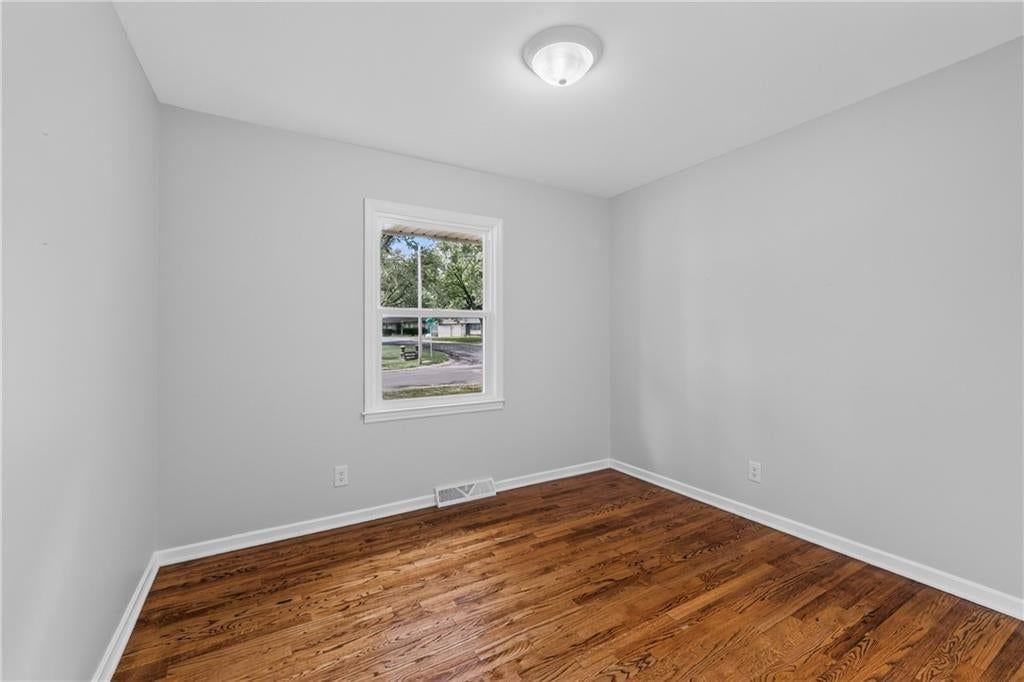 10300 E 72nd Street — photo 25