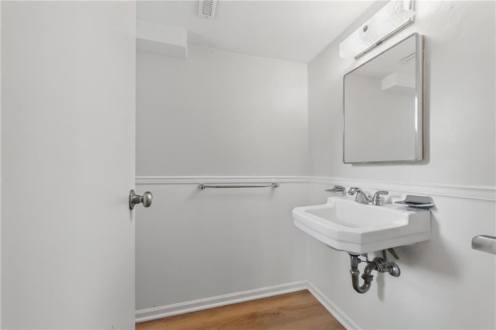 10300 E 72nd Street — photo 33