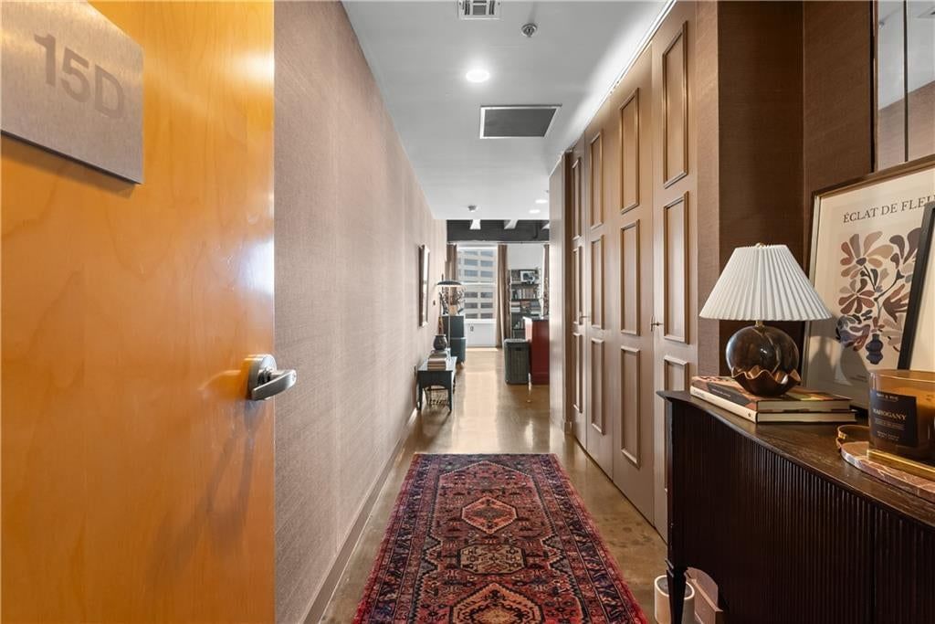 21 W 10th Street — photo 1