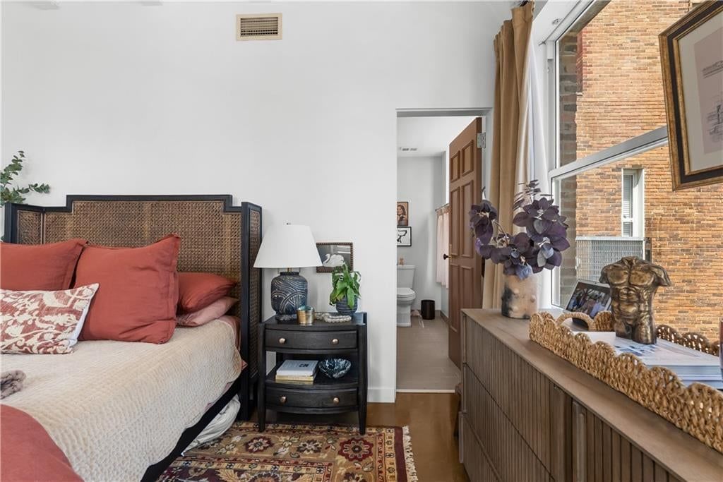 21 W 10th Street — photo 31