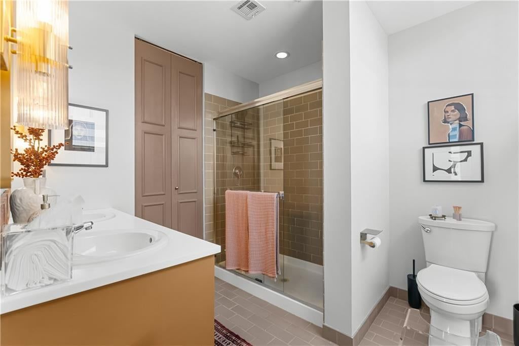 21 W 10th Street — photo 32