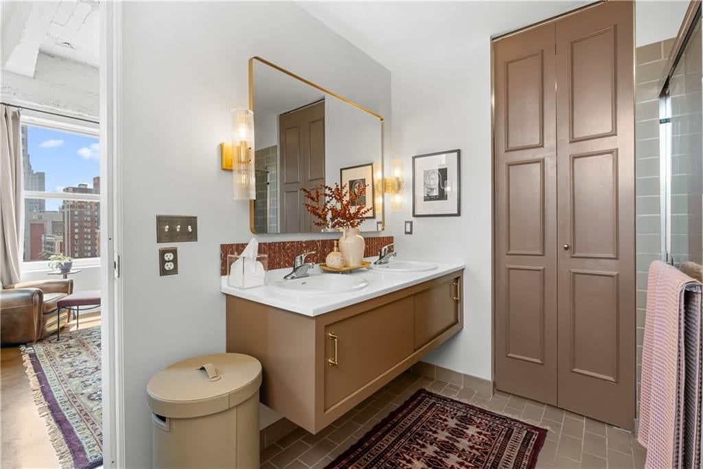 21 W 10th Street — photo 34