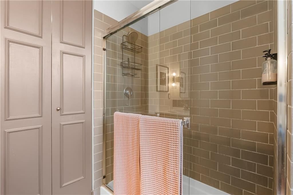 21 W 10th Street — photo 35