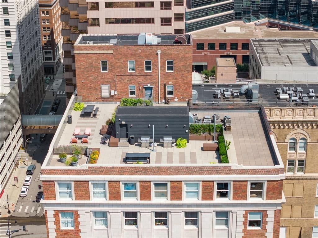 21 W 10th Street — photo 36