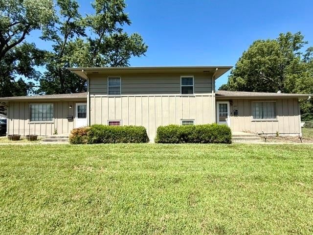 2911 & 2913 Belle Haven Drive — photo 2