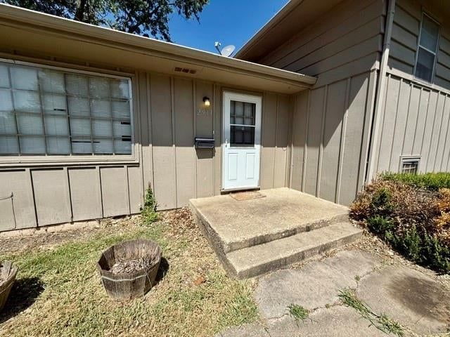 2911 & 2913 Belle Haven Drive — photo 5