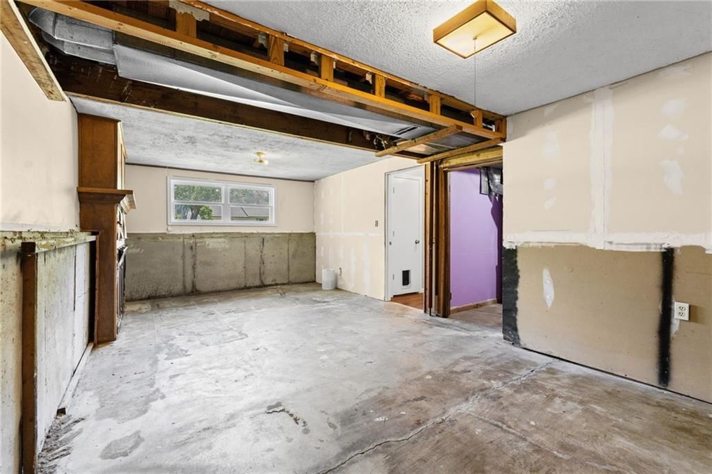 409 W South Street — photo 25