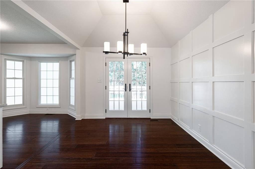 520 NE Bristol Drive — photo 9