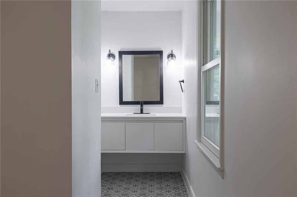 520 NE Bristol Drive — photo 16