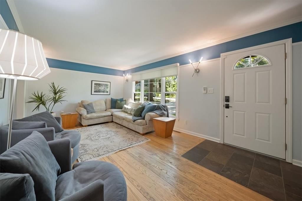 Photo 5 of 29 - 9119 Washington Street, Kansas City, MO 64114