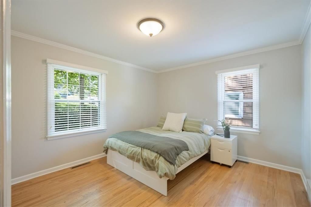 Photo 13 of 29 - 9119 Washington Street, Kansas City, MO 64114