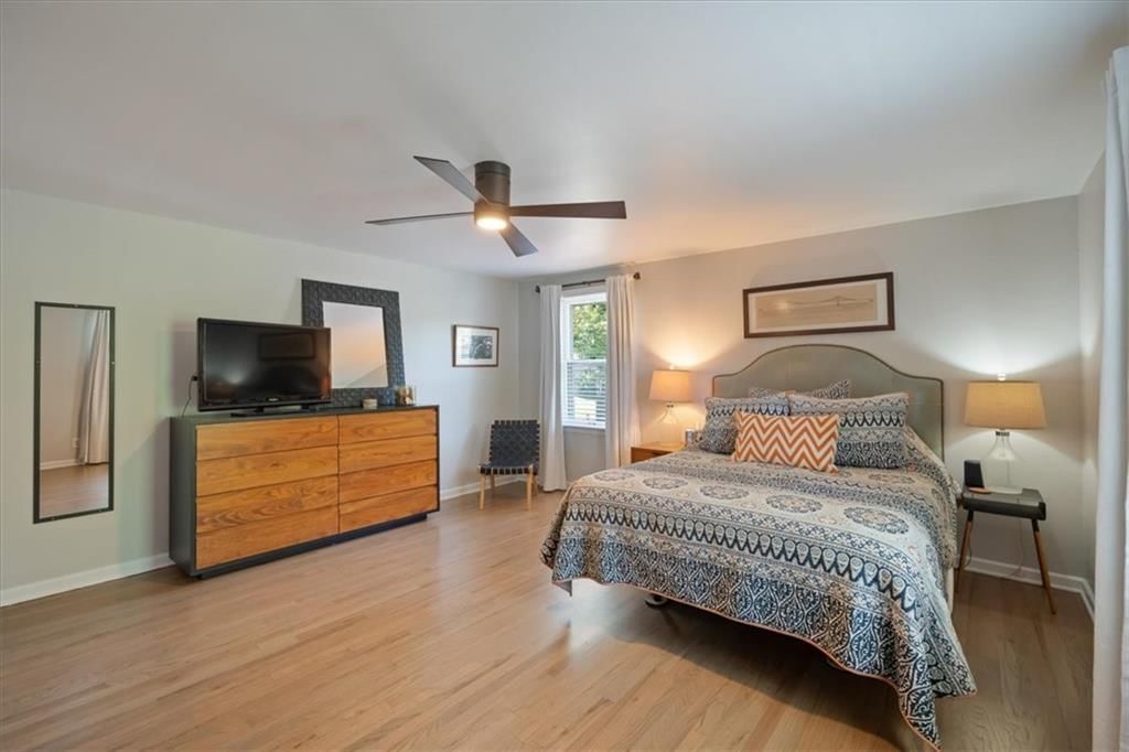 Photo 17 of 29 - 9119 Washington Street, Kansas City, MO 64114