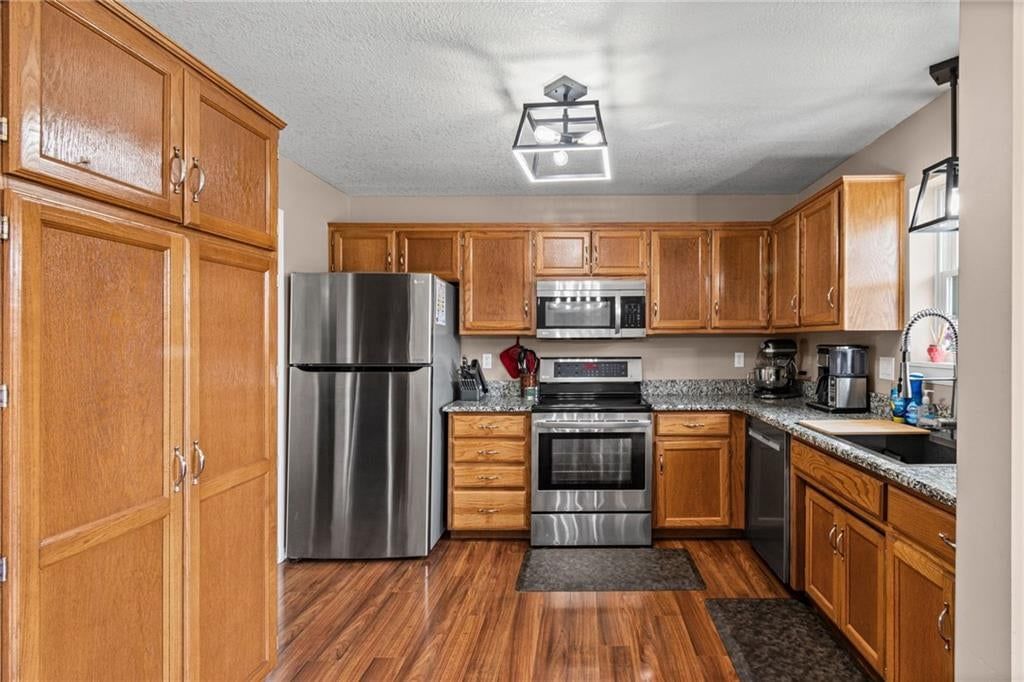 805 W Royle Street — photo 8