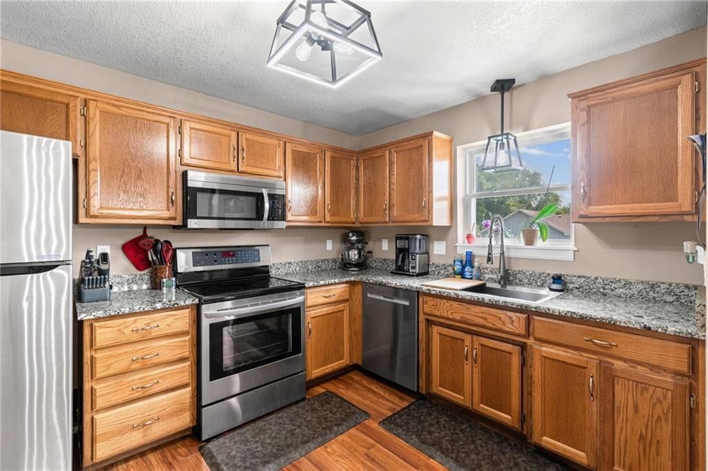 805 W Royle Street — photo 9