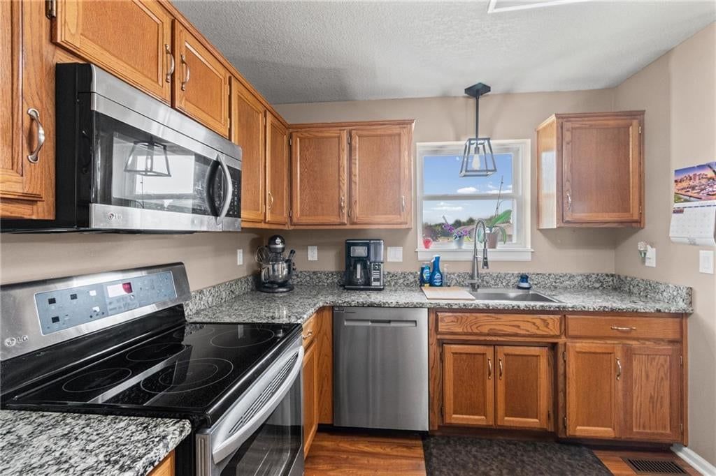 805 W Royle Street — photo 10