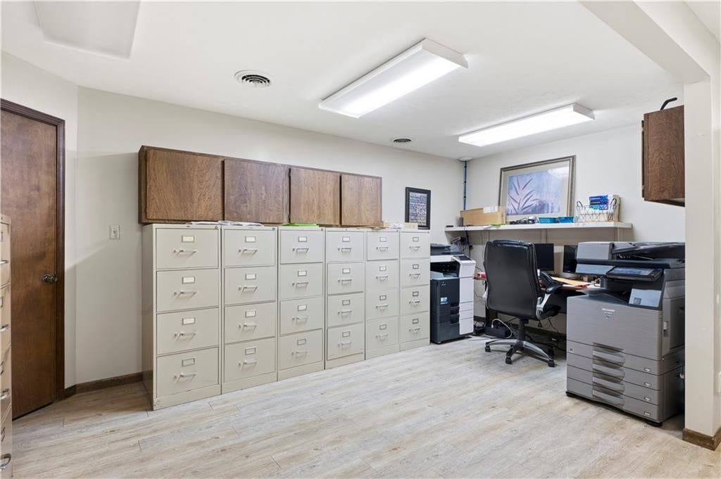 605 W Saint John Street — photo 23