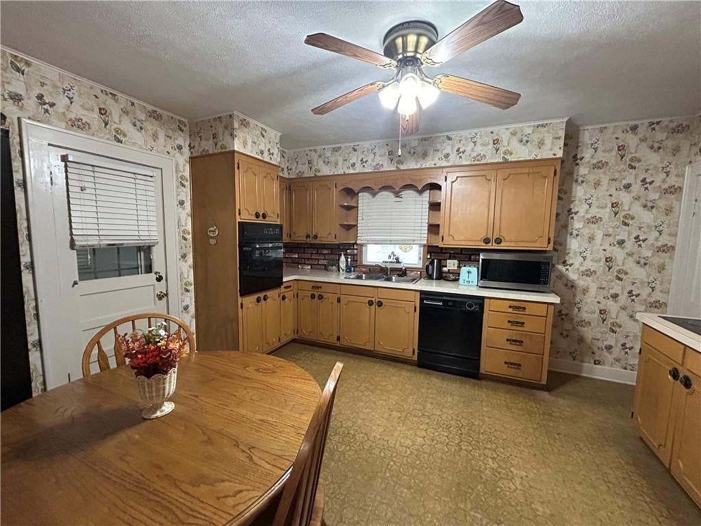1202 S Main Street — photo 12