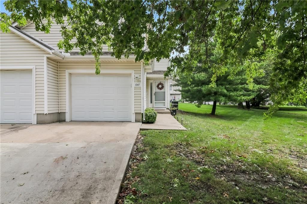 1347 SE Broadway Circle — photo 2
