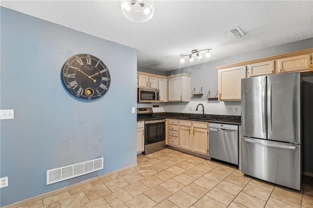 1347 SE Broadway Circle — photo 8