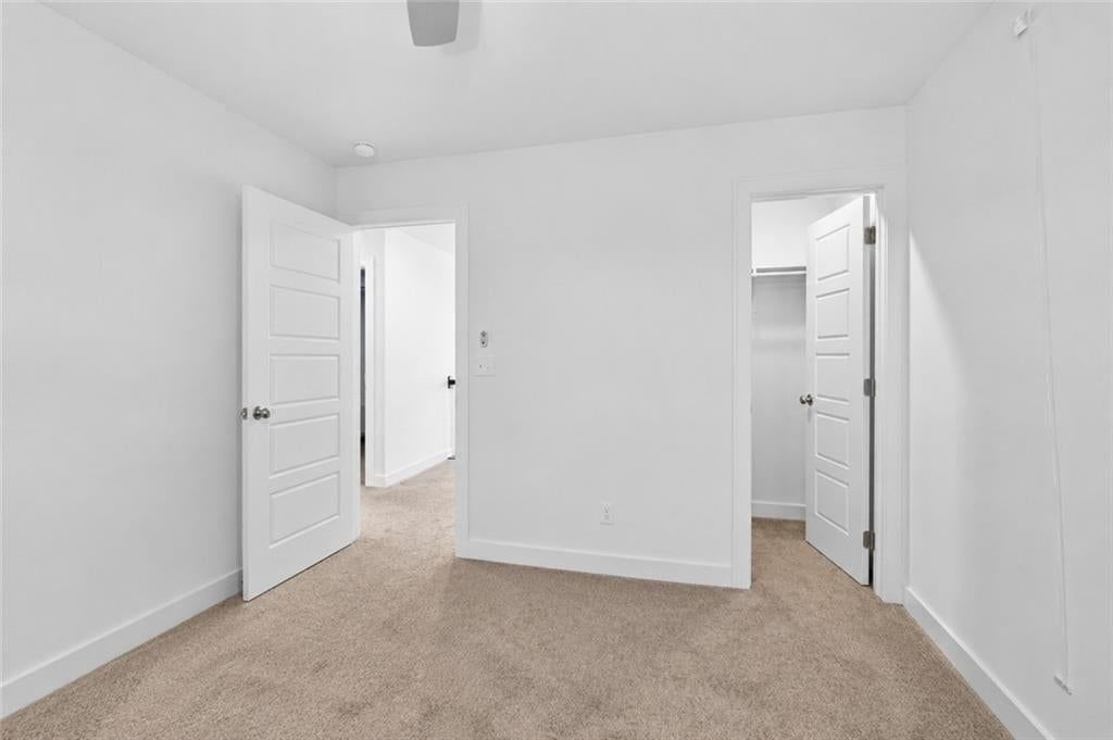 Photo 15 of 28 - 6619 NW 105th Court, Kansas City, MO 64154