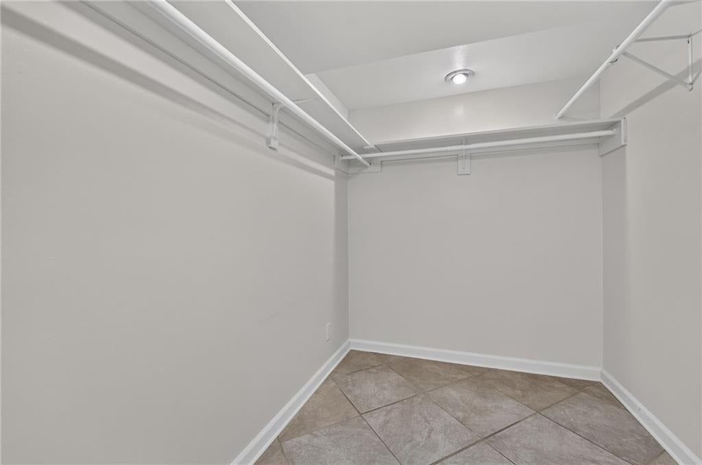 10909 W 72nd Terrace — photo 8
