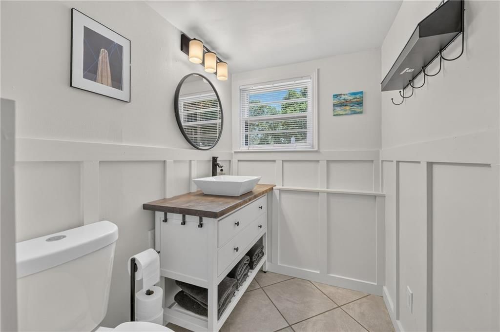10909 W 72nd Terrace — photo 9