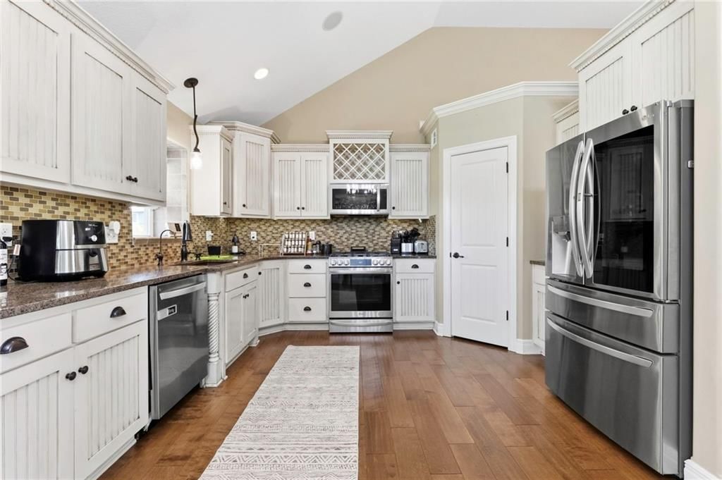 13317 Davis Avenue — photo 11