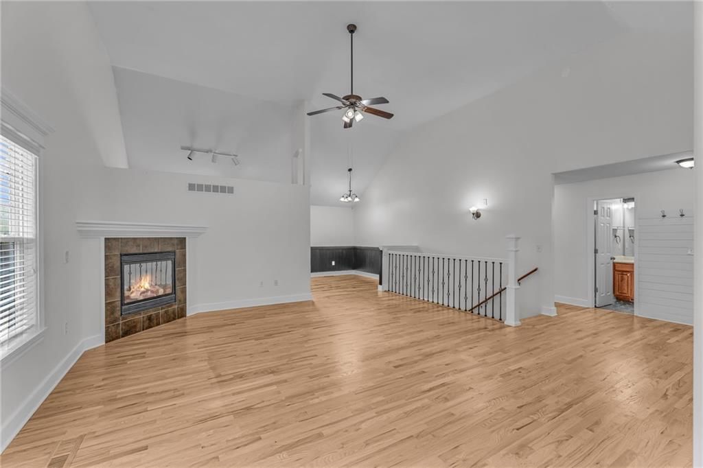 931 E 14th Terrace — photo 8