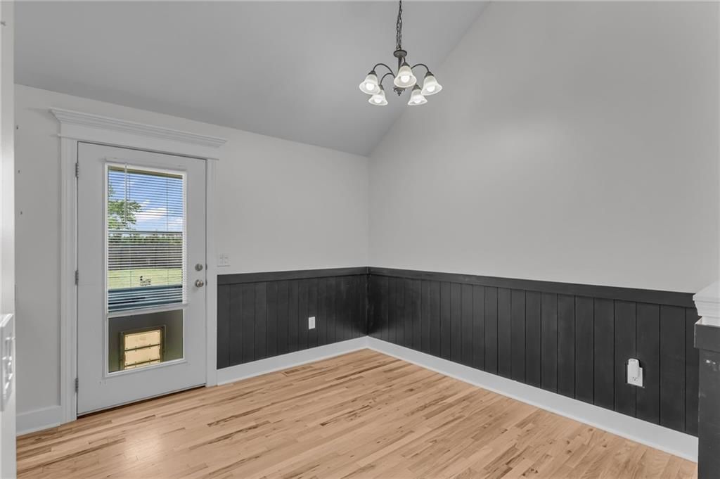931 E 14th Terrace — photo 13