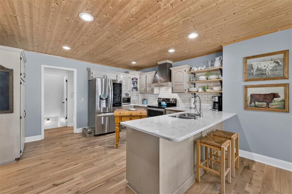 Photo 10 of 67 - 3216 S Bellechase Drive, Grain Valley, MO 64029