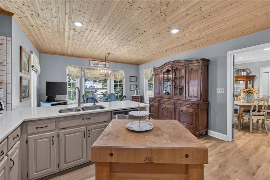 Photo 12 of 67 - 3216 S Bellechase Drive, Grain Valley, MO 64029