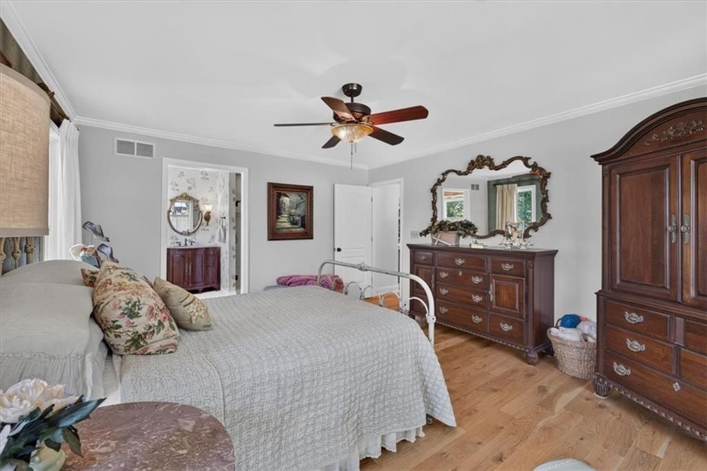 Photo 25 of 67 - 3216 S Bellechase Drive, Grain Valley, MO 64029