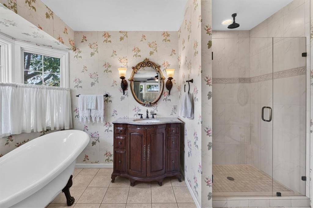 Photo 26 of 67 - 3216 S Bellechase Drive, Grain Valley, MO 64029
