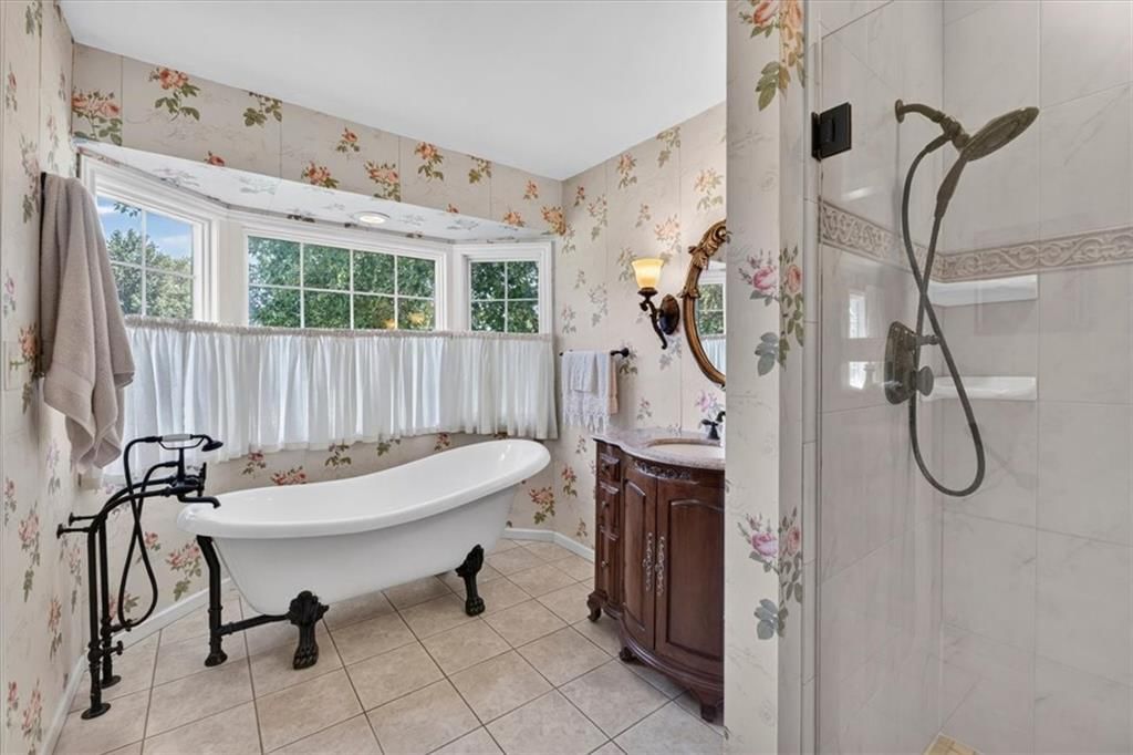 Photo 27 of 67 - 3216 S Bellechase Drive, Grain Valley, MO 64029