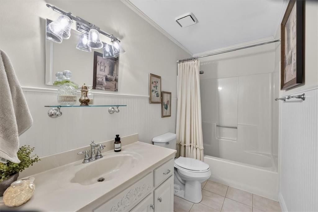 Photo 30 of 67 - 3216 S Bellechase Drive, Grain Valley, MO 64029