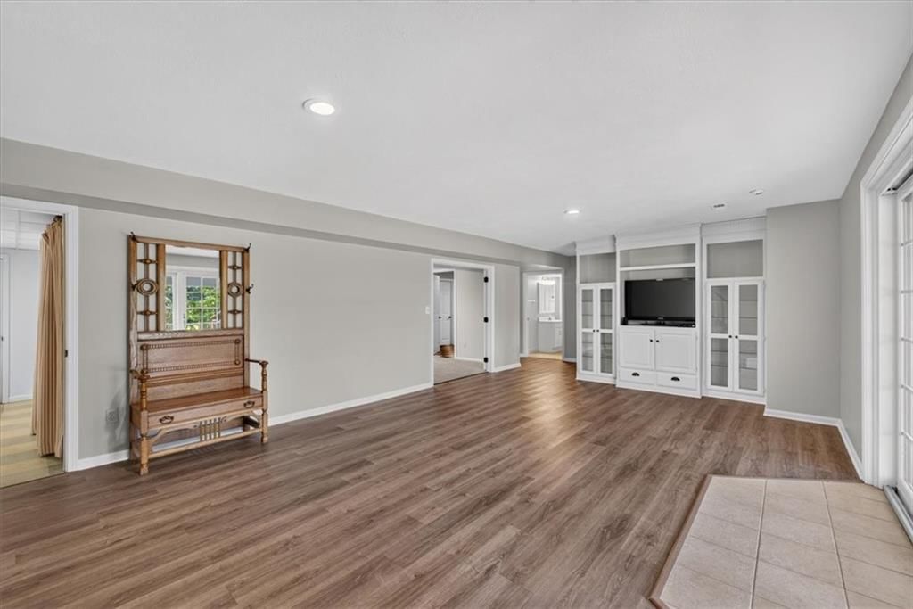 Photo 33 of 67 - 3216 S Bellechase Drive, Grain Valley, MO 64029