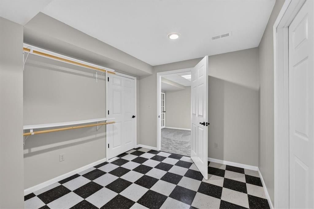 Photo 40 of 67 - 3216 S Bellechase Drive, Grain Valley, MO 64029