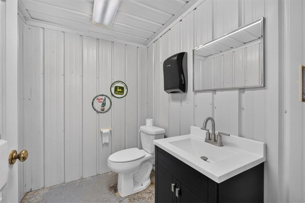 Photo 52 of 67 - 3216 S Bellechase Drive, Grain Valley, MO 64029