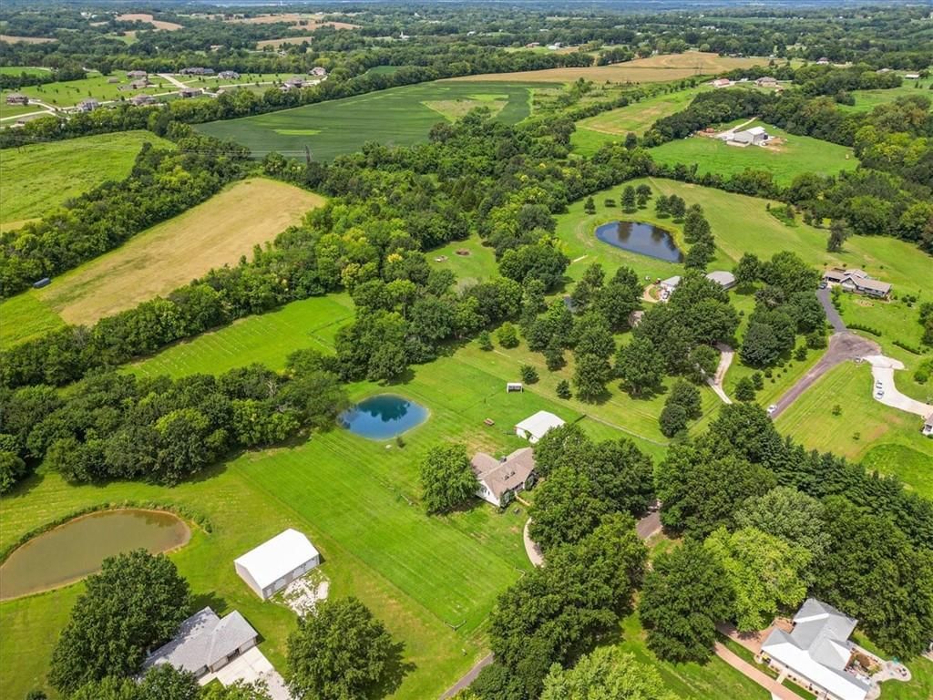 Photo 65 of 67 - 3216 S Bellechase Drive, Grain Valley, MO 64029
