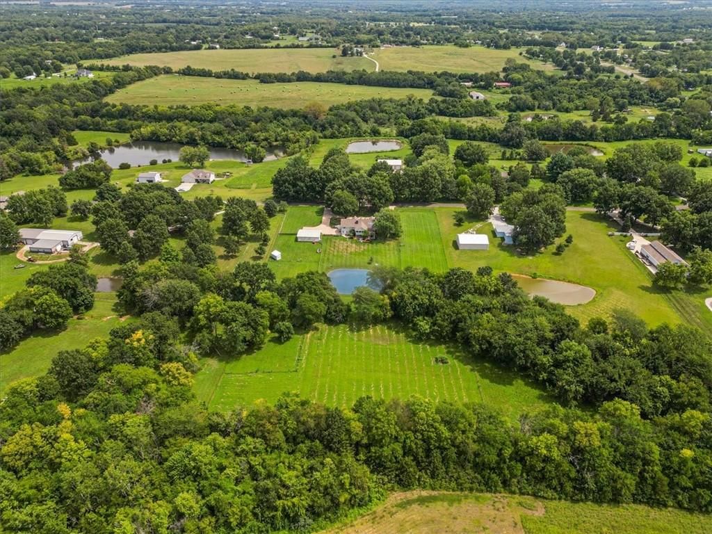 Photo 67 of 67 - 3216 S Bellechase Drive, Grain Valley, MO 64029